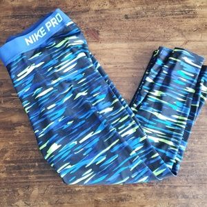 Nike Pro Capris